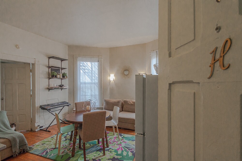 130 E Gorham St Unit H, Madison, WI 53703 Room for Rent in Madison