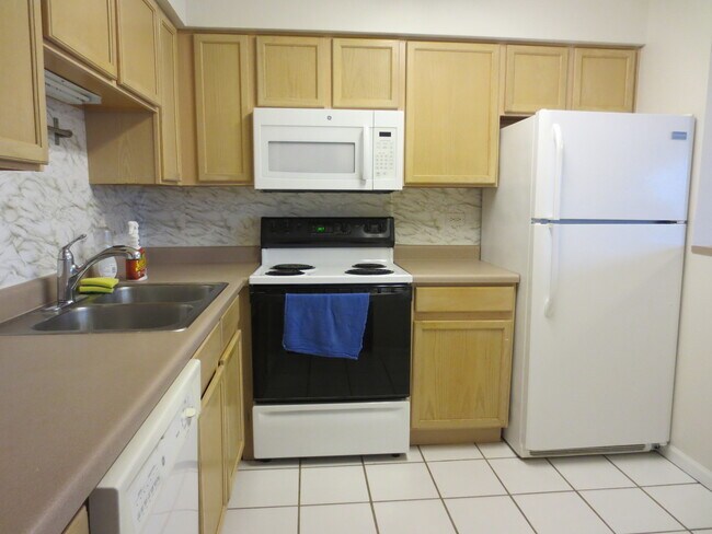 Foto del edificio - 219 W Ct of Shorewood