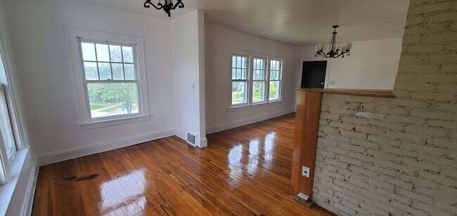 Foto del edificio - 17122 kenyon Rd, Shaker heights, OH 44120