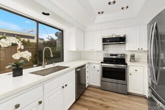 Building Photo - 836 S Sierra Ave