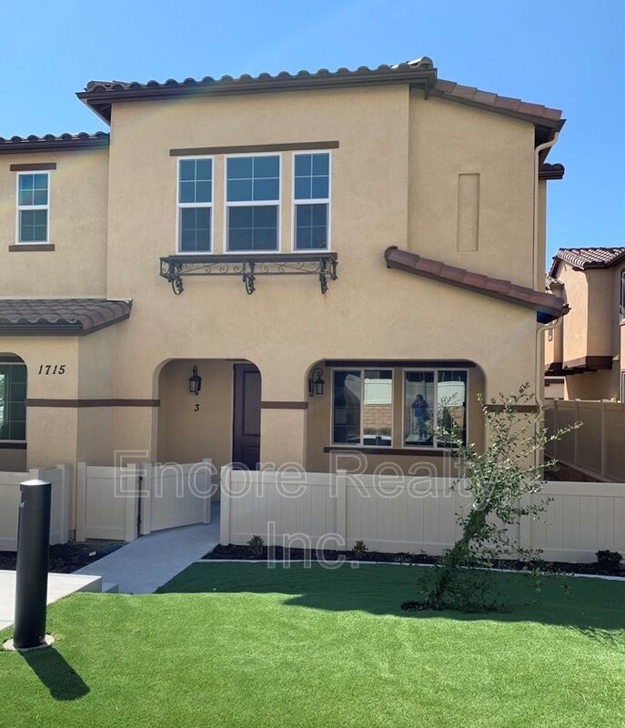 Foto principal - 1715 Cal Orchid Pl