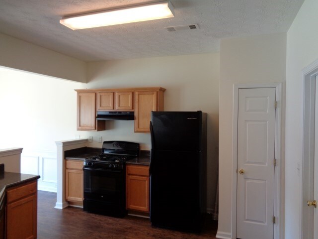 Building Photo - 4305 Windale Dr NW