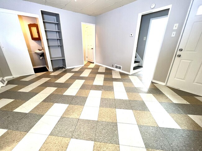 Building Photo - 1124 4th Ave