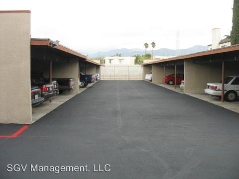 Building Photo - 565 E Arrow Hwy