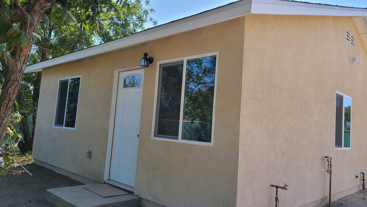 Primary Photo - 547 N. CABRERA AVE.