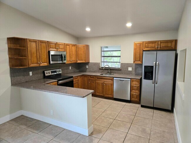 Foto del edificio - 3921 NW 114th Ave