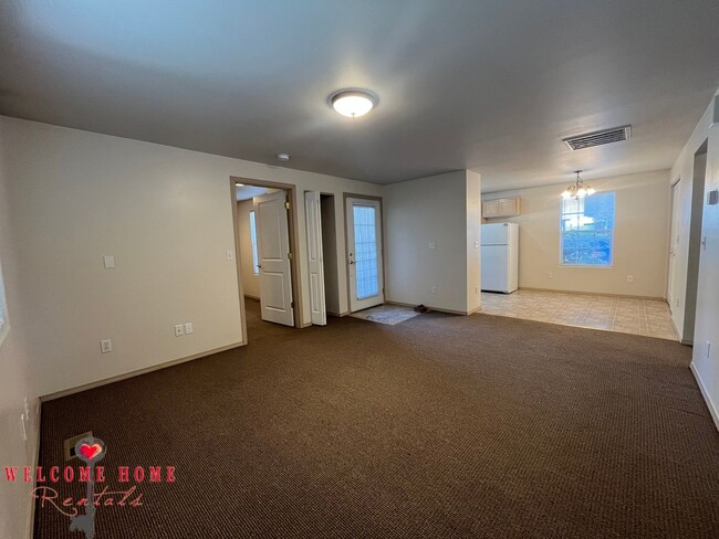 Foto del edificio - Adorable 2-bedroom home with private yard ...