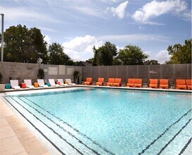 Building Photo - 1212 E 5th St.