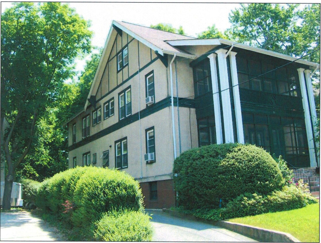 31 Lincoln Ave, Highland Park, NJ 08904 Apartments in Highland Park