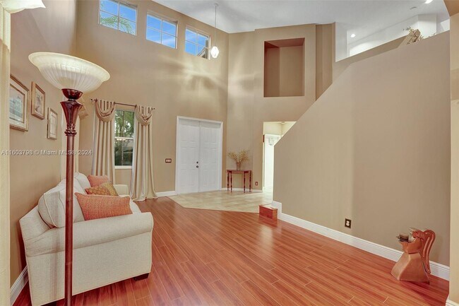 Foto del edificio - 4301 Fox Hollow