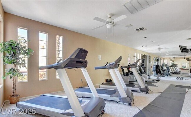 Foto del edificio - Bright Green Valley Condo in Gated Southpa...