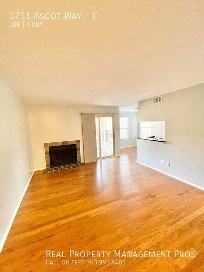 Building Photo - Beautifully Updated Condo For Rent In The ...