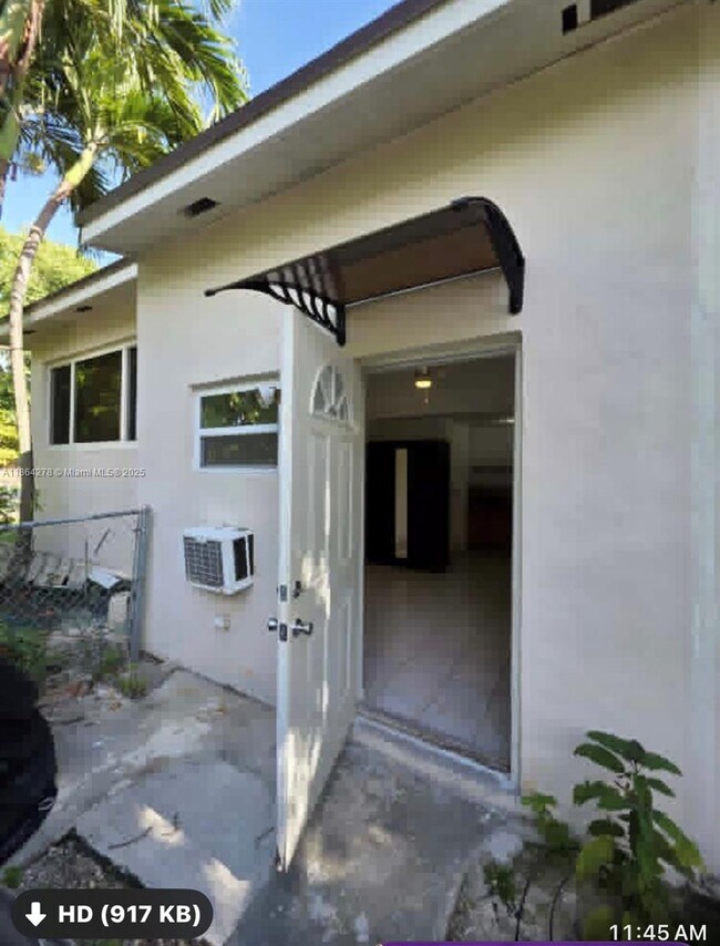 Building Photo - 1100 SW 3rd St