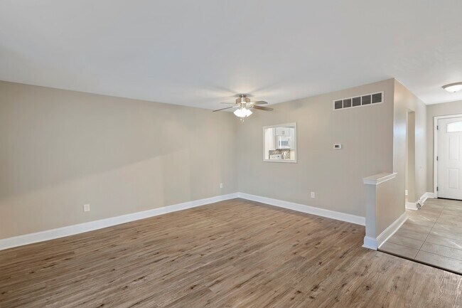 Building Photo - 329 Cold Spring Pl
