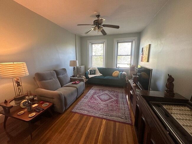Foto del edificio - 249 Chestnut Hill Ave