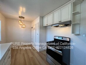 Building Photo - 625 W 23rd St