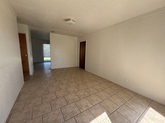 Building Photo - 3107 Merrill Ave