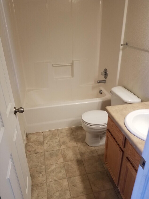 204-country-west-rd-cheyenne-wy-82007-townhome-rentals-in-cheyenne