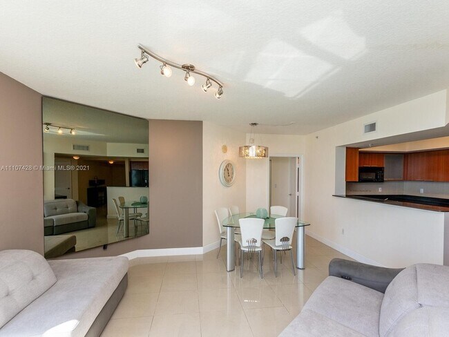 Foto del edificio - 16699 Collins Ave