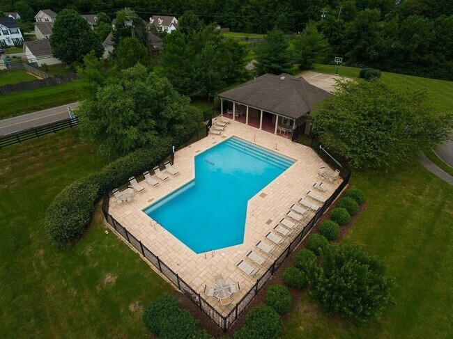 Building Photo - Beautiful 5-Bedroom Home in Brixworth Neighborhood with 2 Community Swimming Pools & Walking Trails