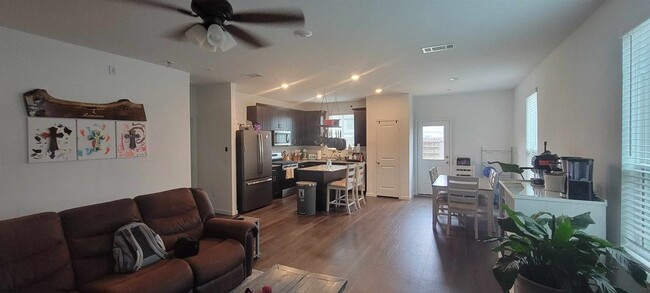 Foto del edificio - 26566 Decker Farms Ln