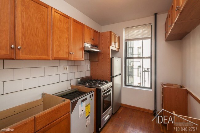 Building Photo - 430 16th St