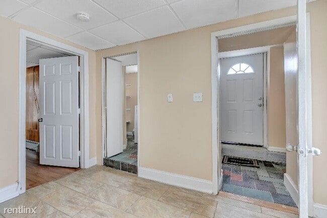 Building Photo - 3 br, 2 bath Apartment - 560 Sedgewick Avenue