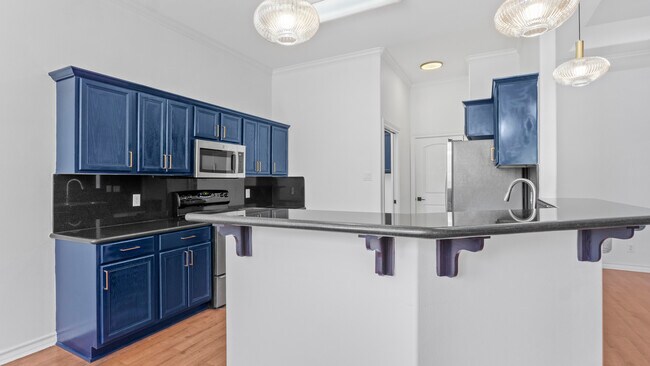 Building Photo - 605 S Excalibur St