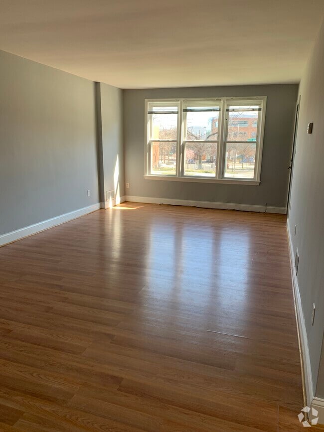 Anacostia Southeast Apartments for Rent with Hardwood Floors