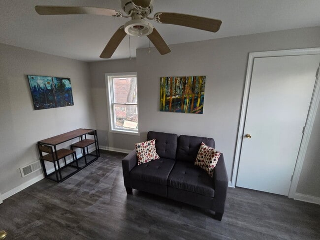 Foto del edificio - 2259 Potomac Ave