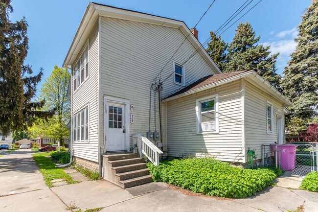 Foto del edificio - 96 Ahrens St