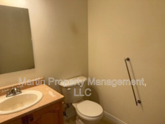 Foto del edificio - 179 Littleton Rd