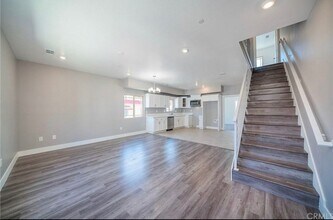 Building Photo - 850 W 165th Pl