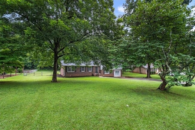 Foto del edificio - 5146 Bramblewood Dr