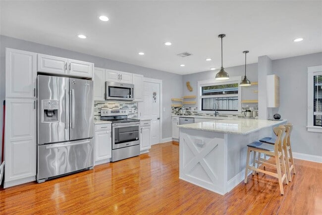 Building Photo - 1081 Lake Weldona Dr