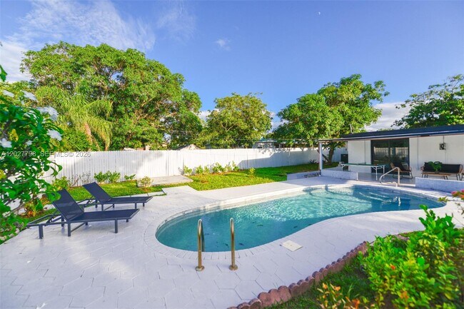 Foto del edificio - 415 NW 133rd St