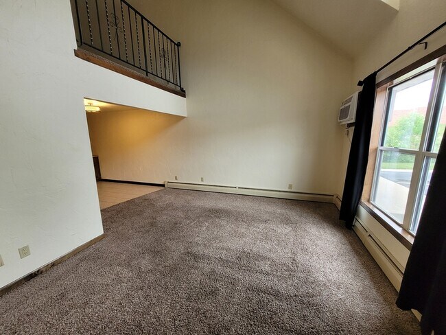 Building Photo - 2350 Canter Ln