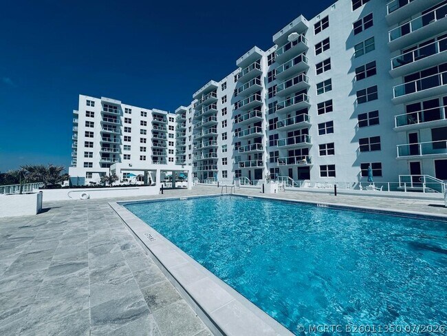 Foto del edificio - 3450 S Ocean Blvd