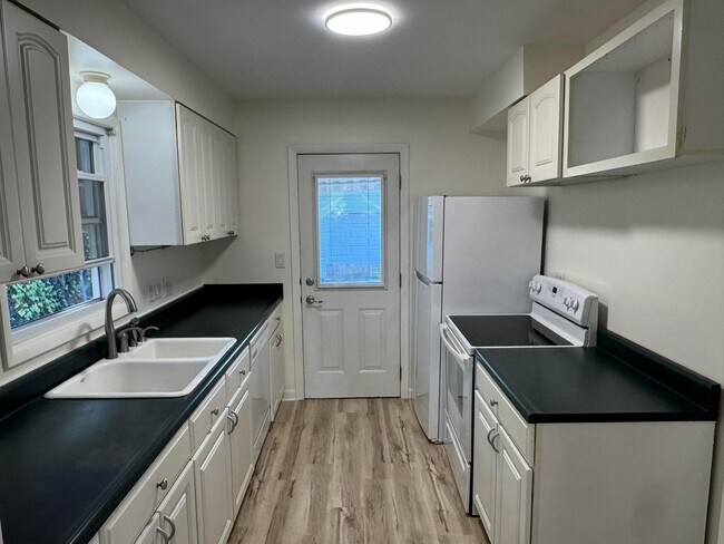 Building Photo - 1953 Fishinger Rd