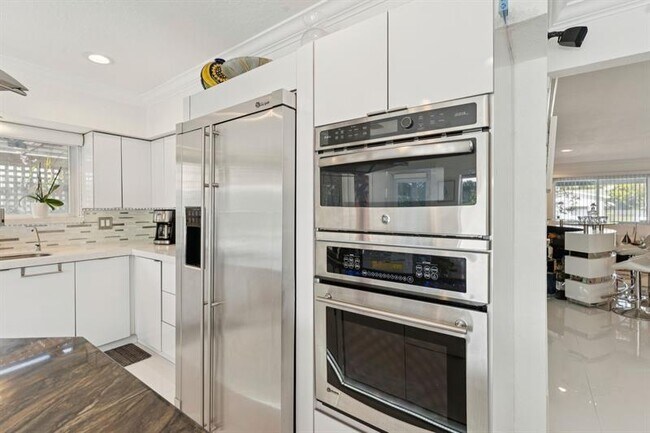 Foto del edificio - 911 NW 7th St