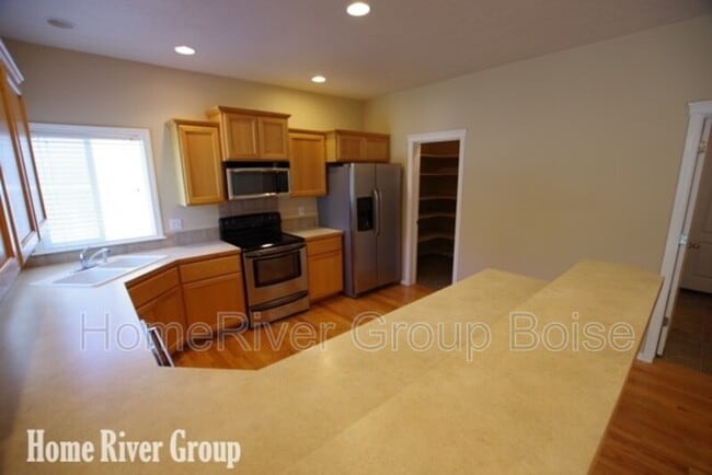 Building Photo - 1726 W Apgar Creek Dr