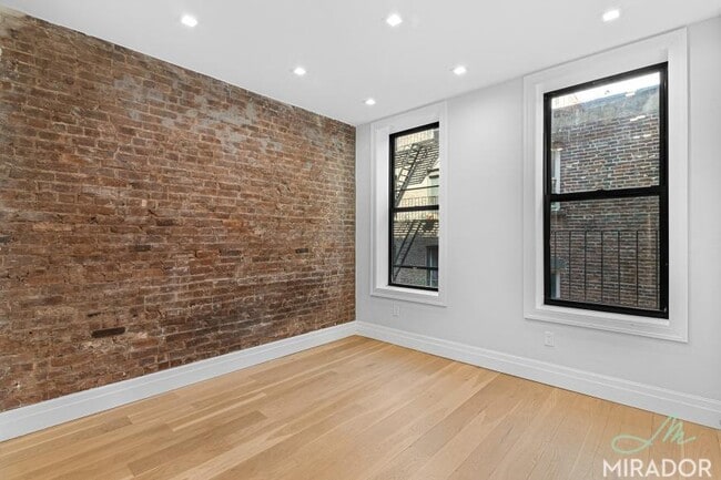 Building Photo - 4 bedroom in NEW YORK NY 10003