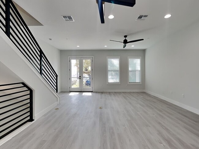 Photo - 54 W Jersey St Townhome