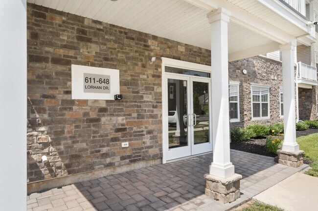 Foto del edificio - 625 Lorhan Dr