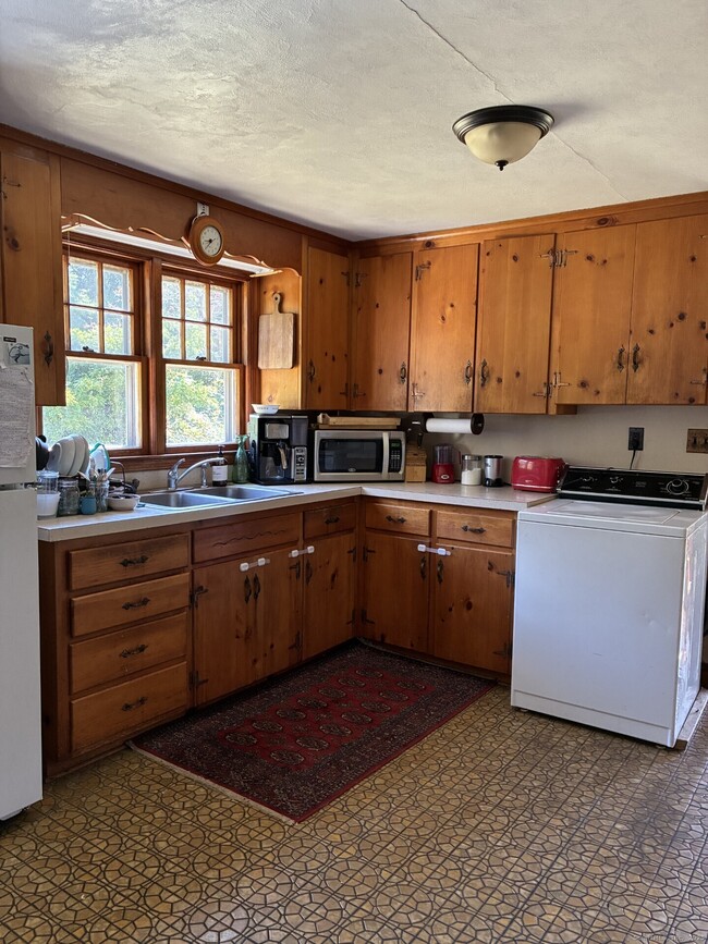 Building Photo - 473 Winchester Rd