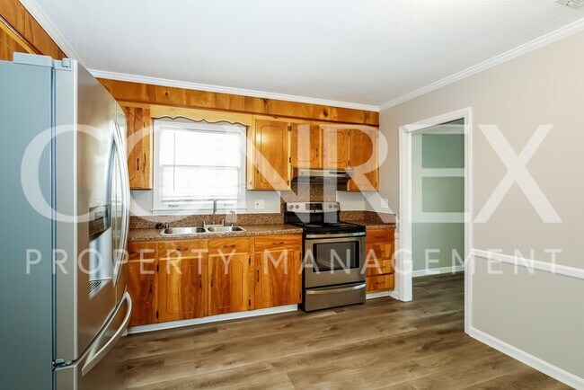 Building Photo - Serene and Well-Maintained 3 Bedroom