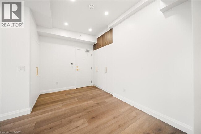 Photo du bâtiment - 153 Main St E