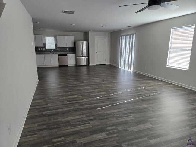 Building Photo - 148 Rock Run Trl