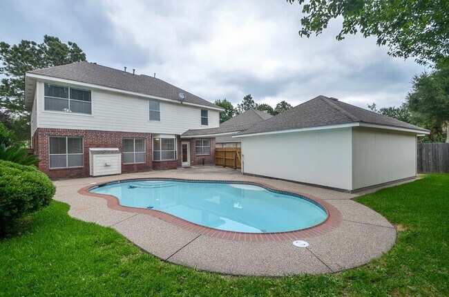 Building Photo - 20735 Fawnbrook Ct