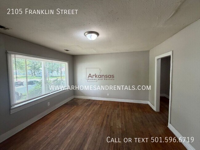 Building Photo - 2105 Franklin St